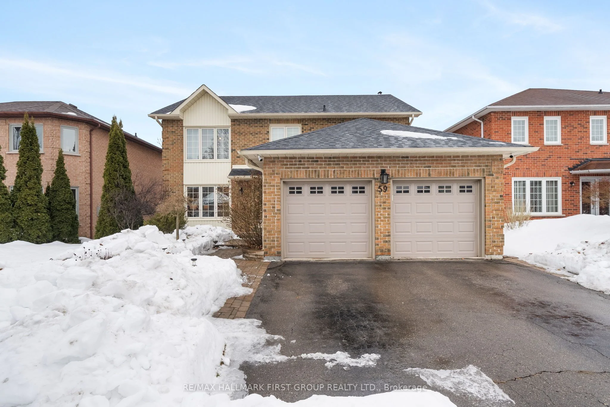 Detached in Whitby