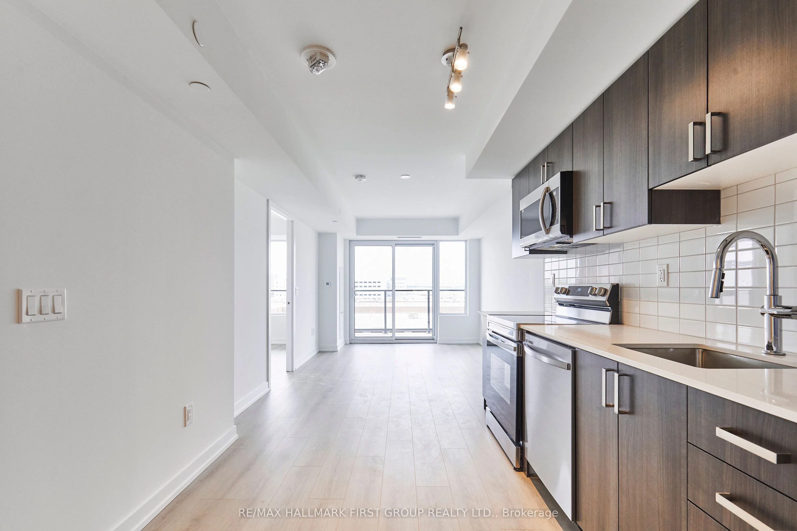 Condo Apartment in Pickering