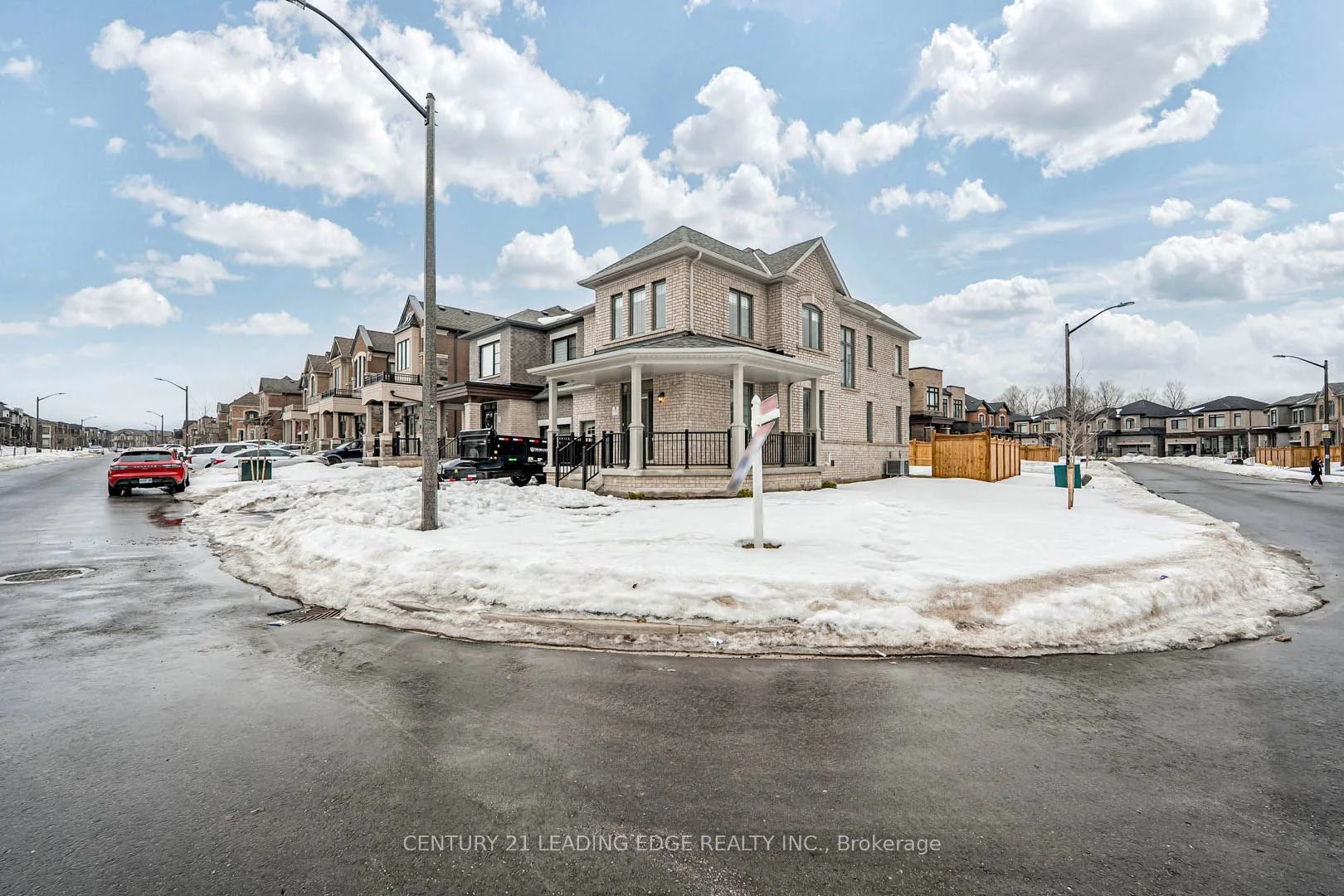 Detached in Whitby