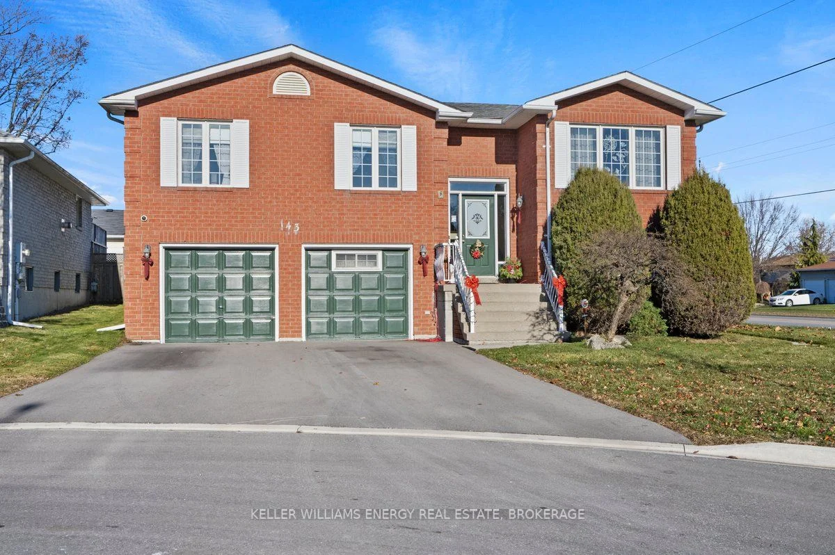 Detached in Oshawa
