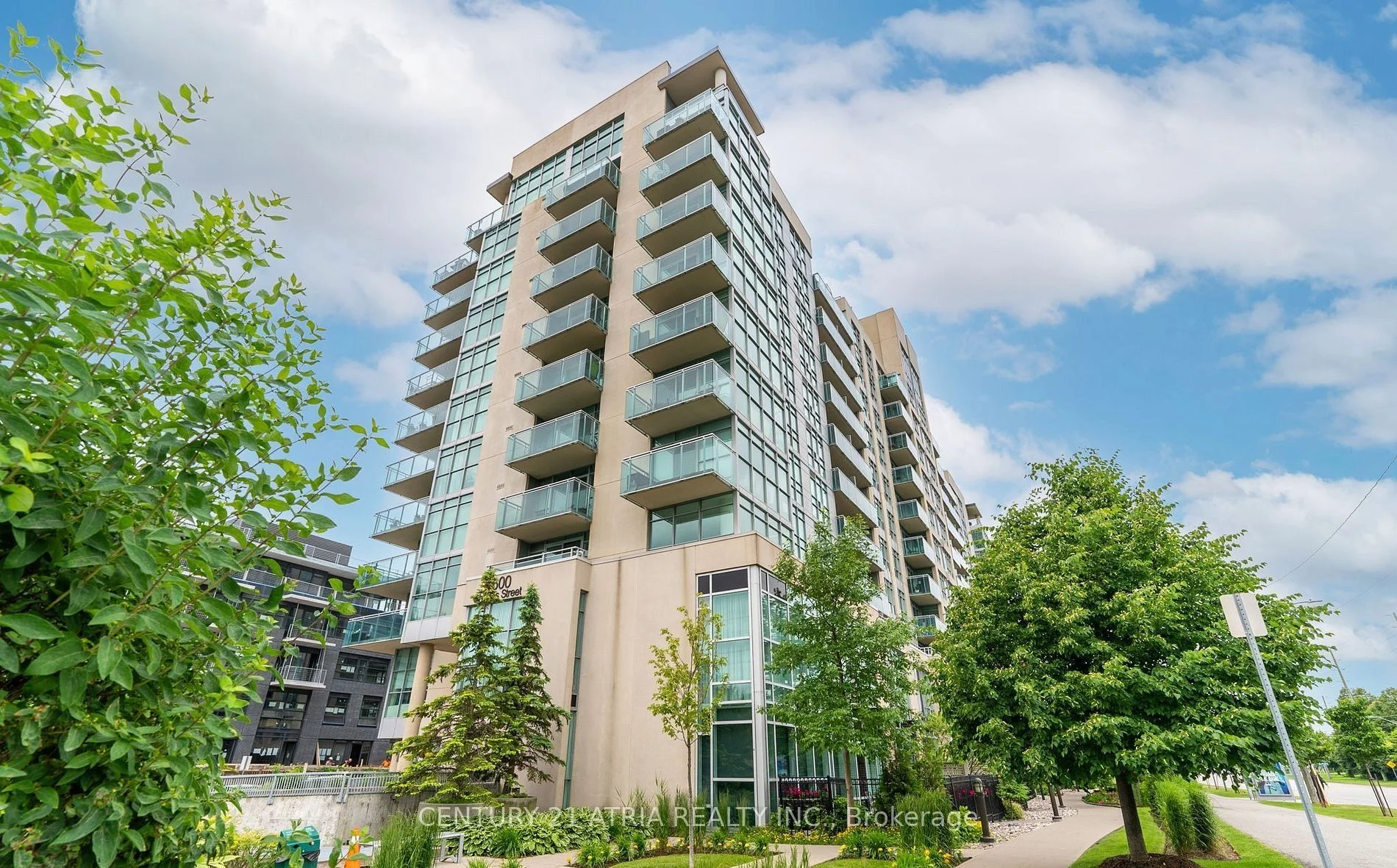 1600 Charles Street 1005, Whitby, On L1n 0g4