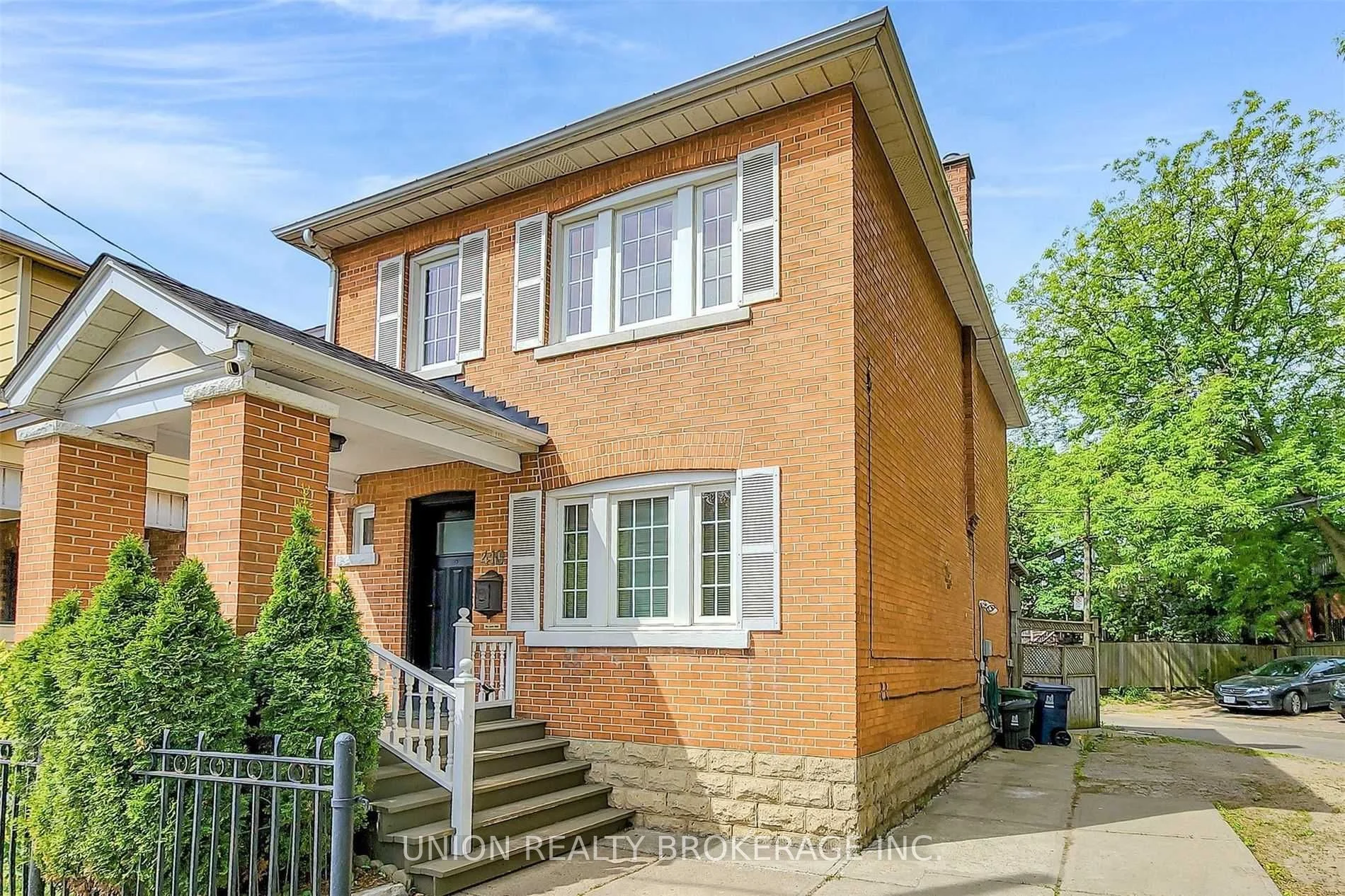410 Woodbine Avenue Main, Toronto E02, On M4l 3p6