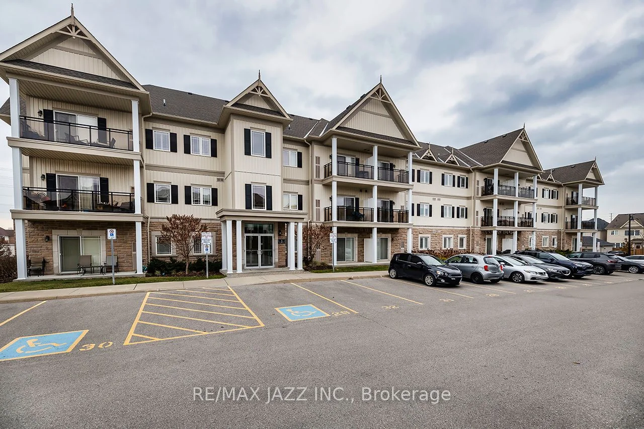Condo Apartment in Clarington