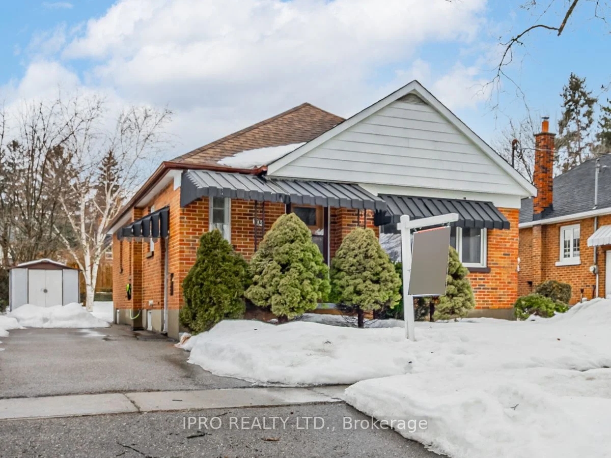 104 Oakes Avenue, Oshawa, On L1g 6c6