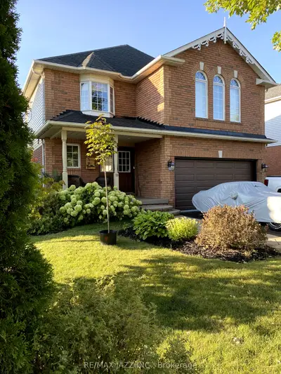 Detached in Scugog