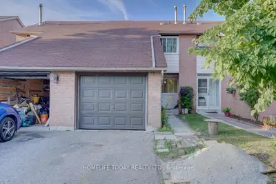 Condo Townhouse in Toronto