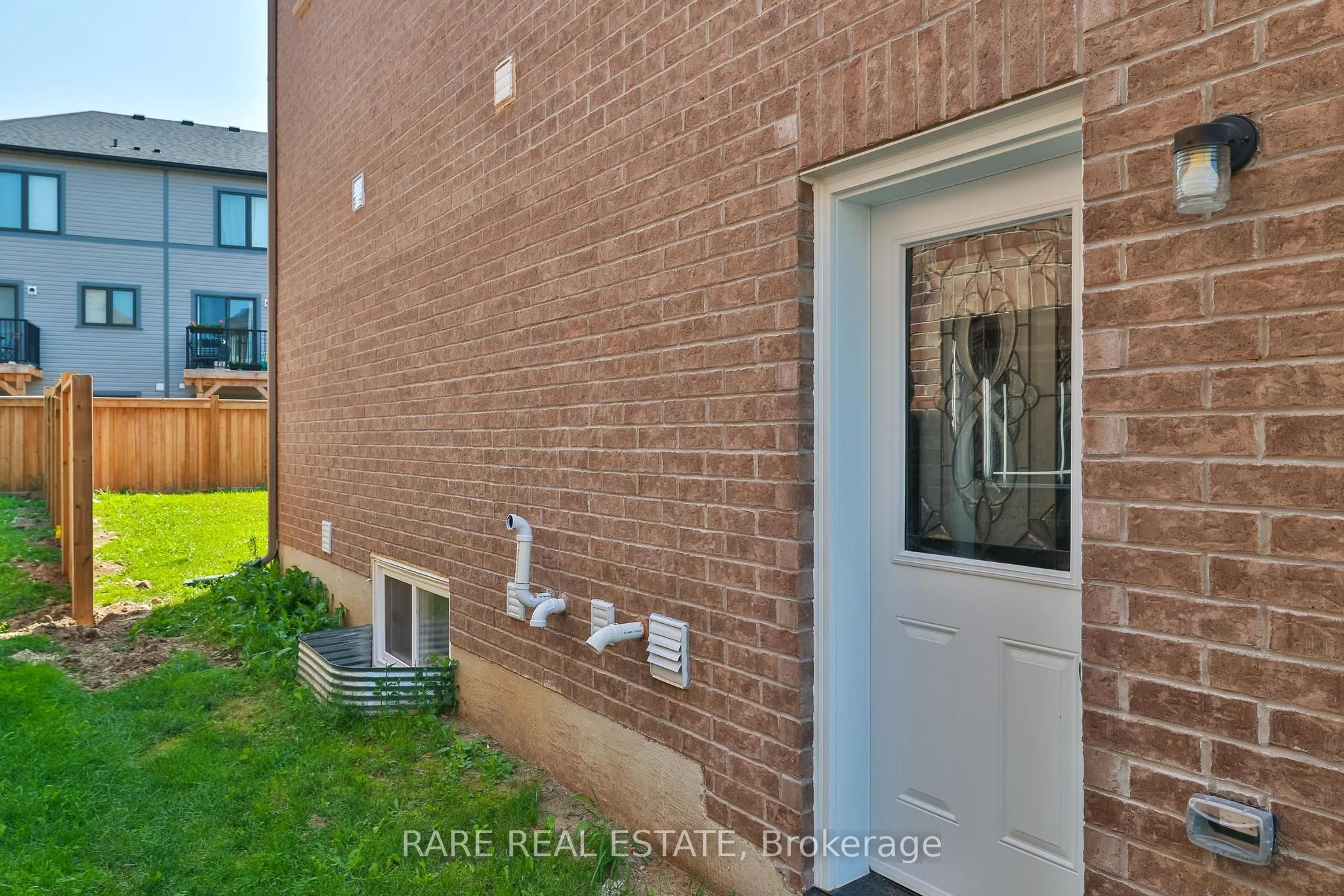 231 Crombie Street, Clarington, ON L1C 0T8
