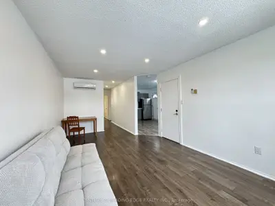 29 Wellington Avenue E Upper, Oshawa, On L1h 8p1