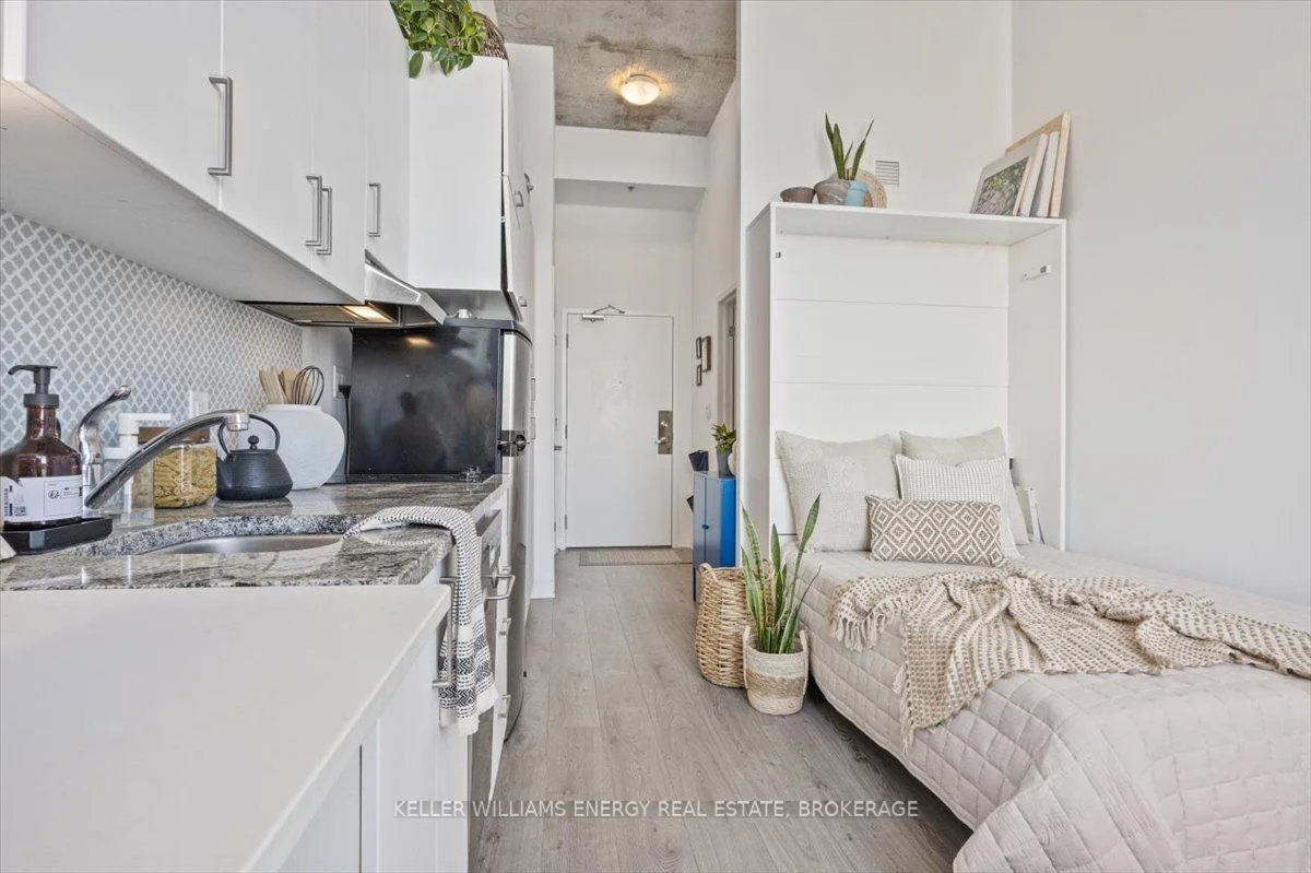 Condo Apartment in Oshawa