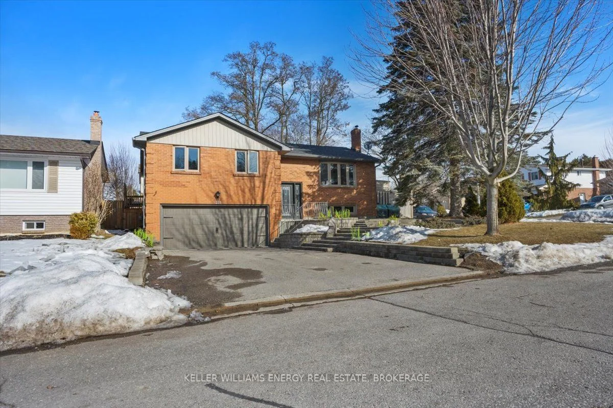 Detached in Oshawa