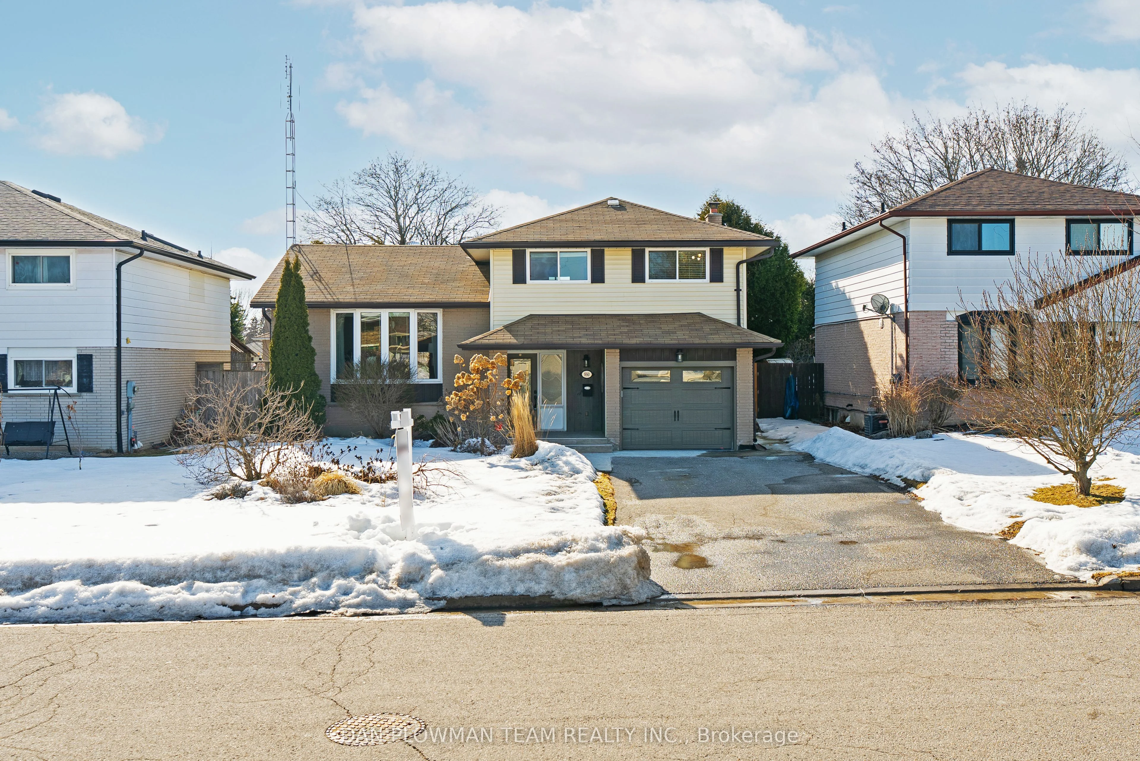 Detached in Oshawa