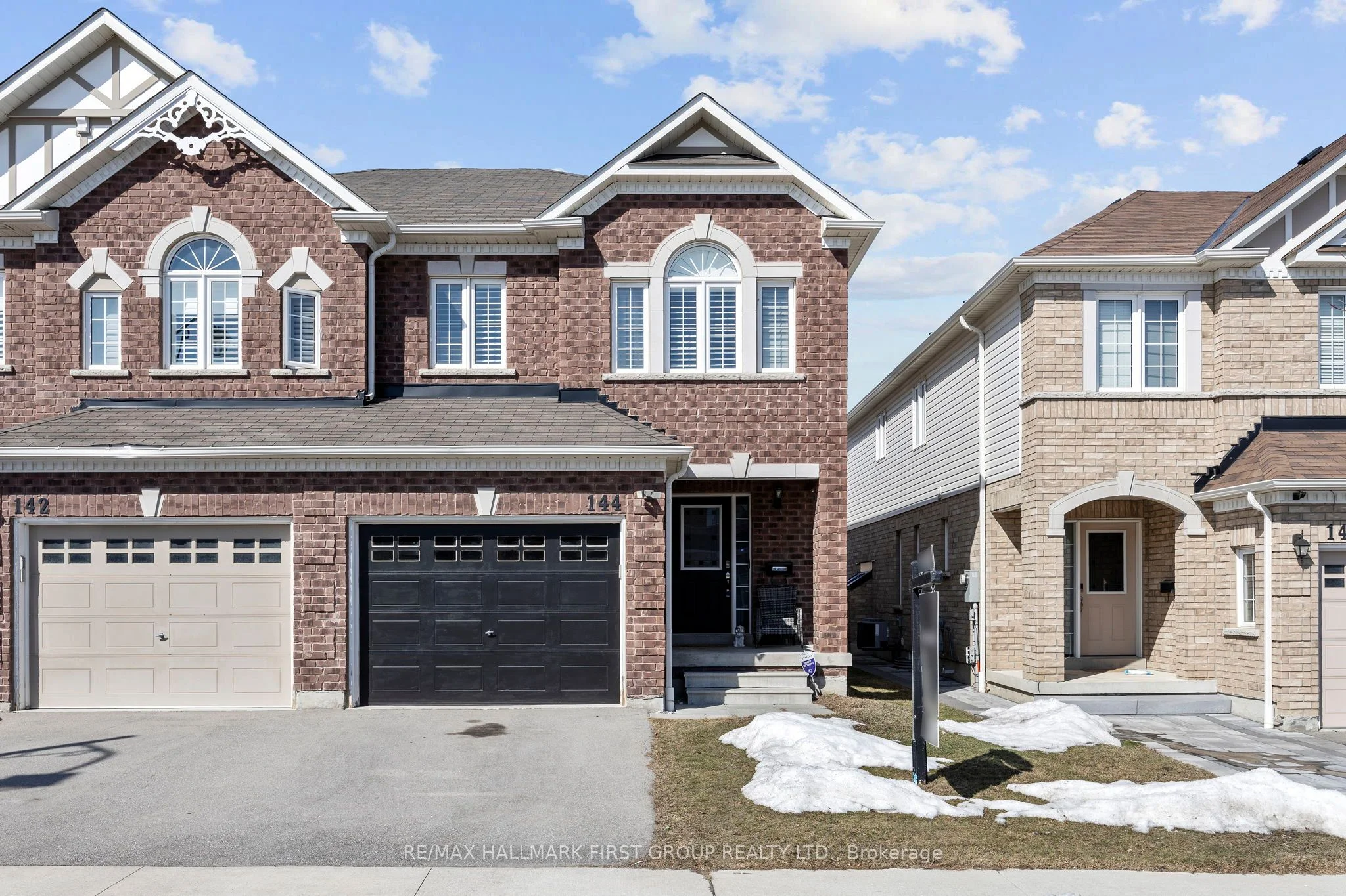 Semi-Detached in Ajax