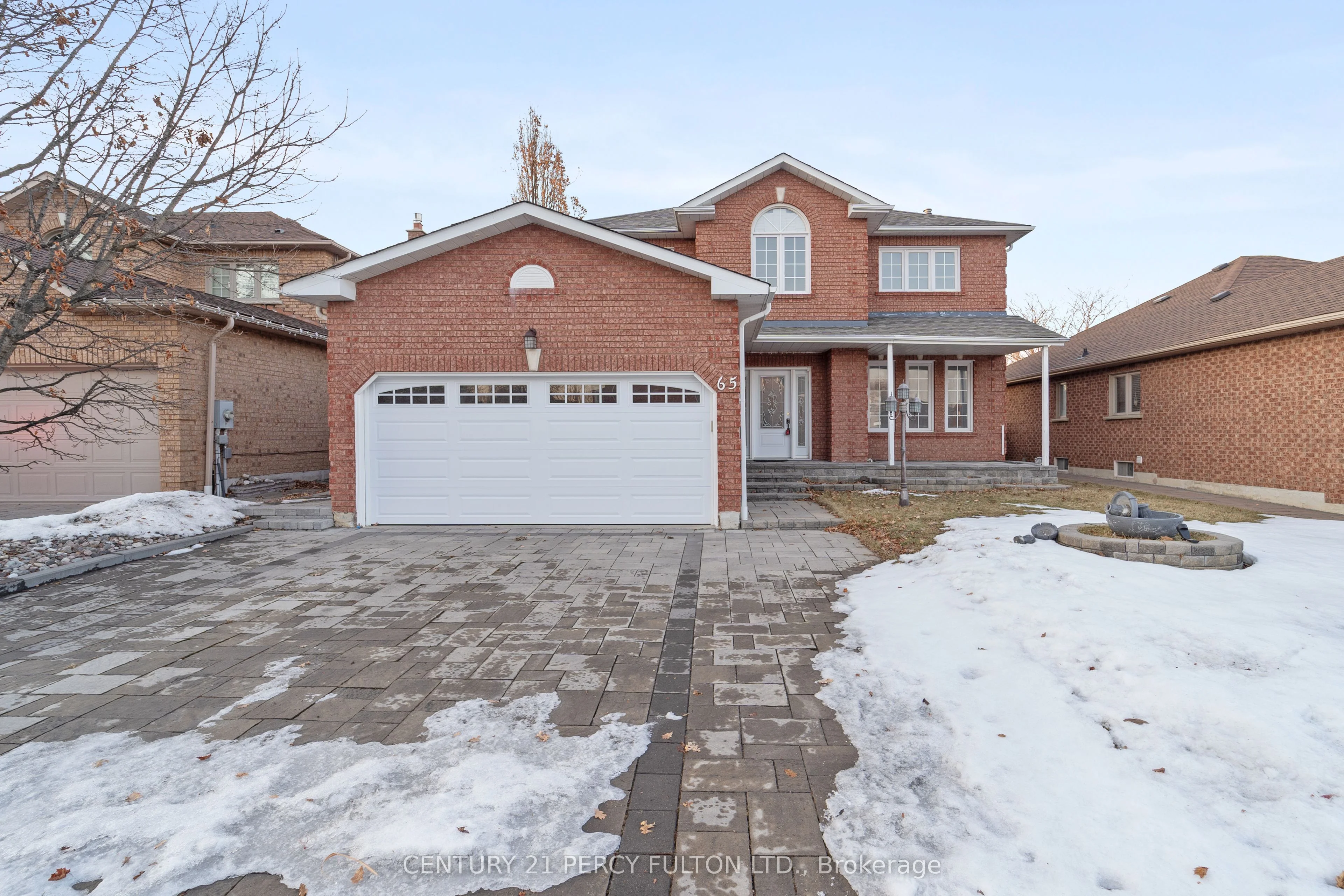 Detached in Whitby