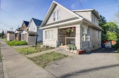 Detached in Oshawa