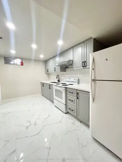 762 Eastbourne Street, Oshawa, On L1g 1p3