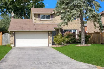 Detached in Oshawa
