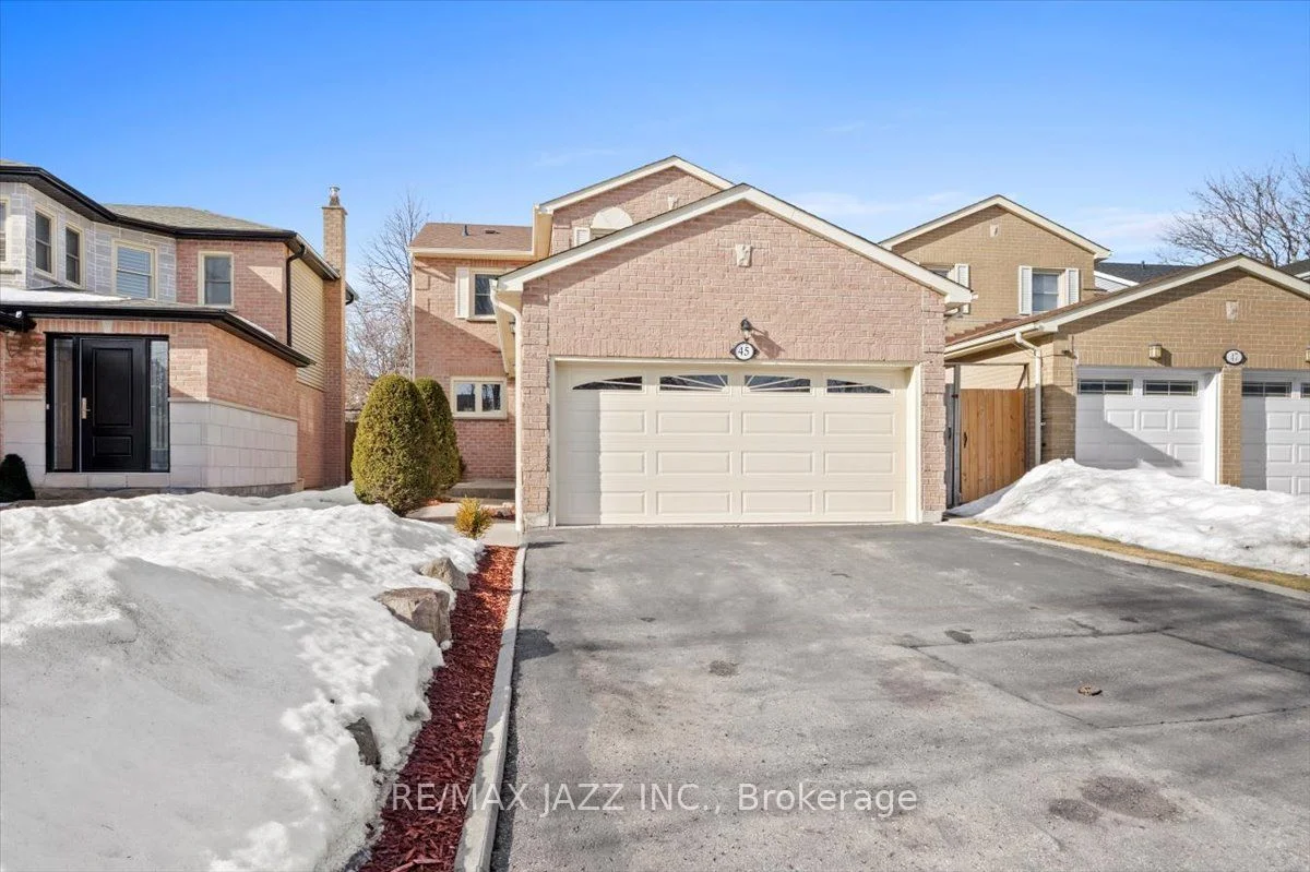 Detached in Whitby