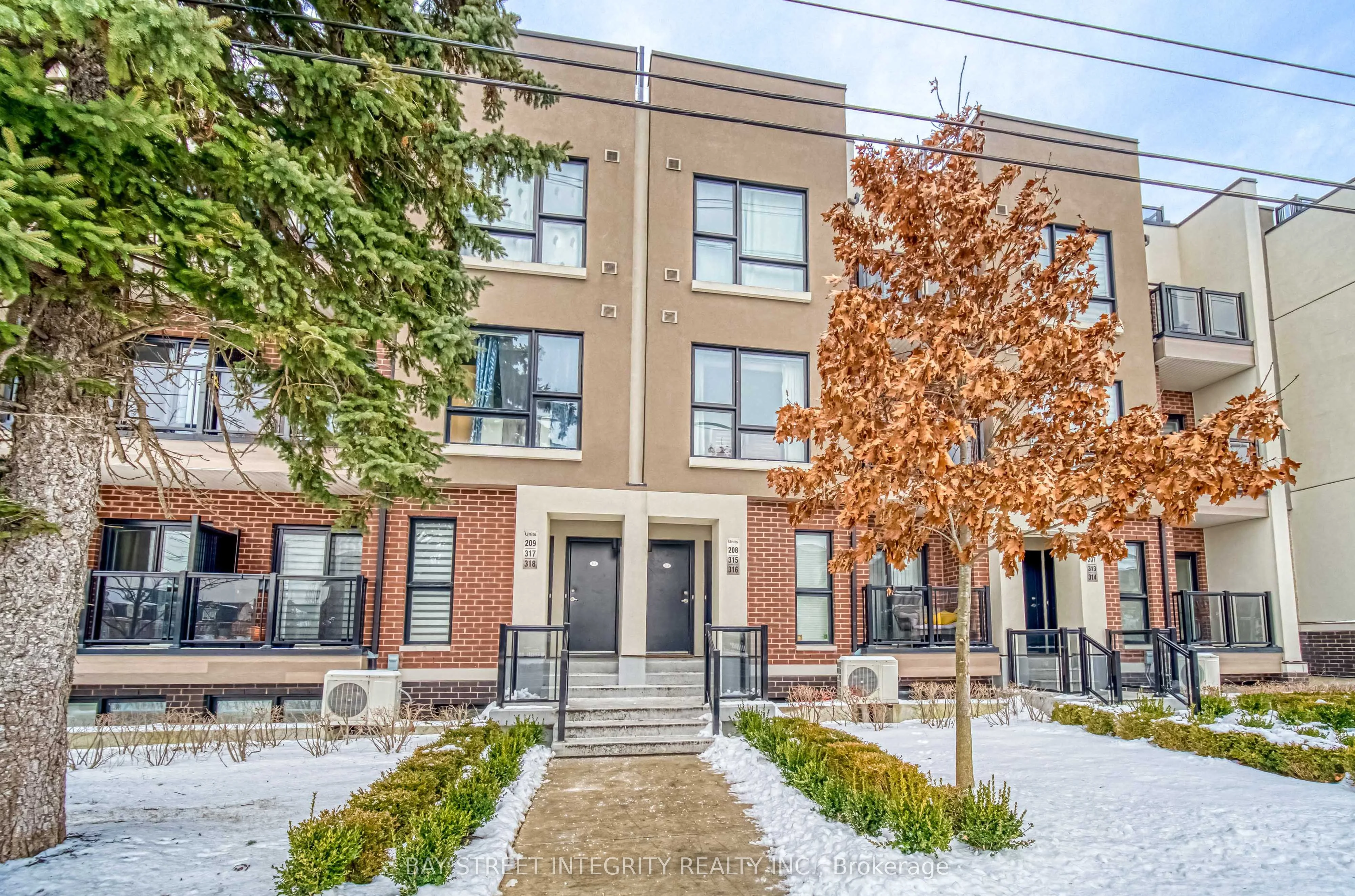 Condo Townhouse in Toronto