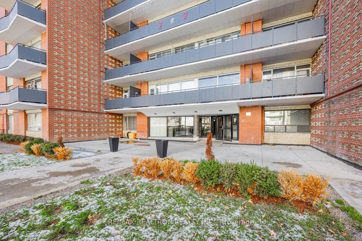 Condo Apartment in Toronto