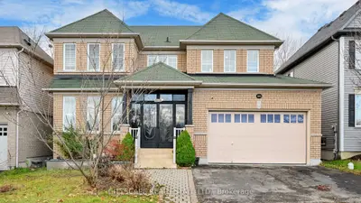 Detached in Oshawa