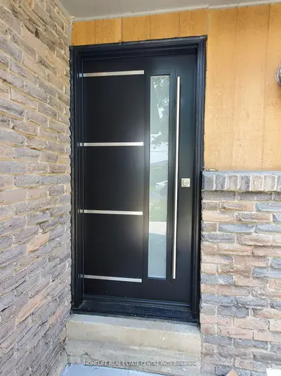 Detached in Oshawa