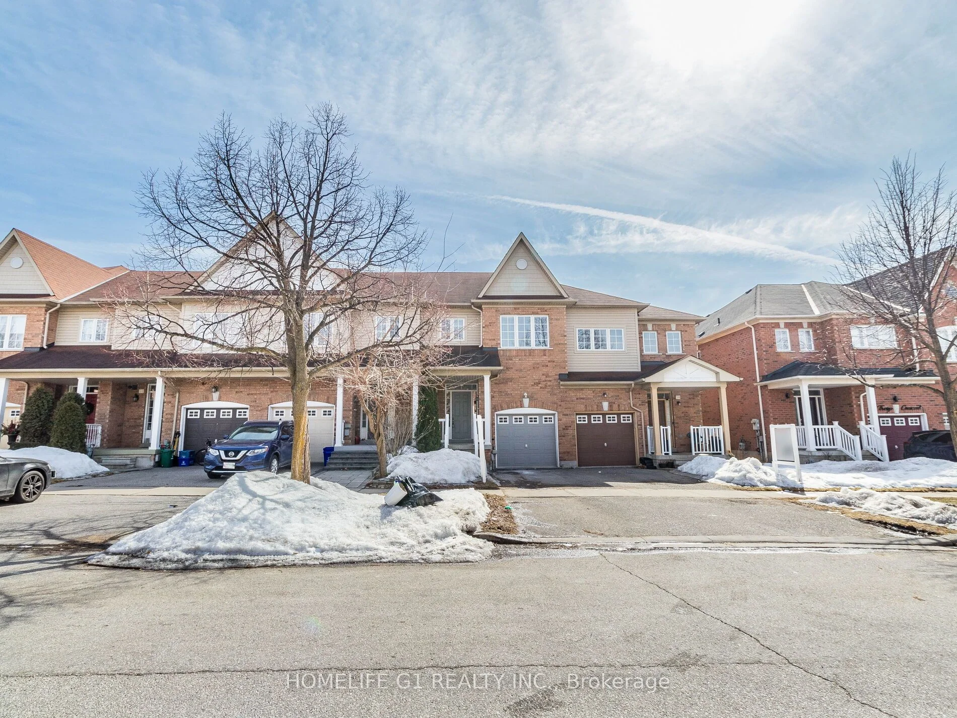 Att/Row/Townhouse in Ajax