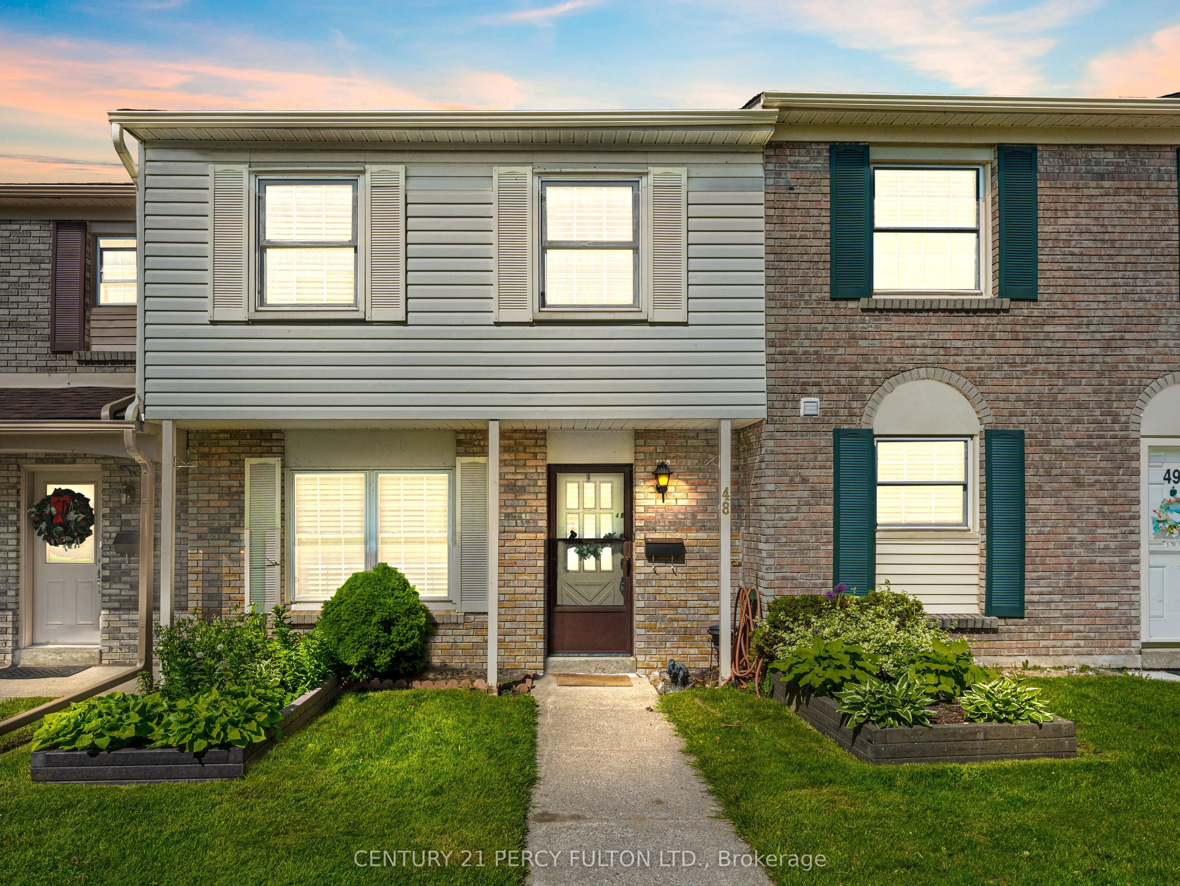 Condo Townhouse in Pickering