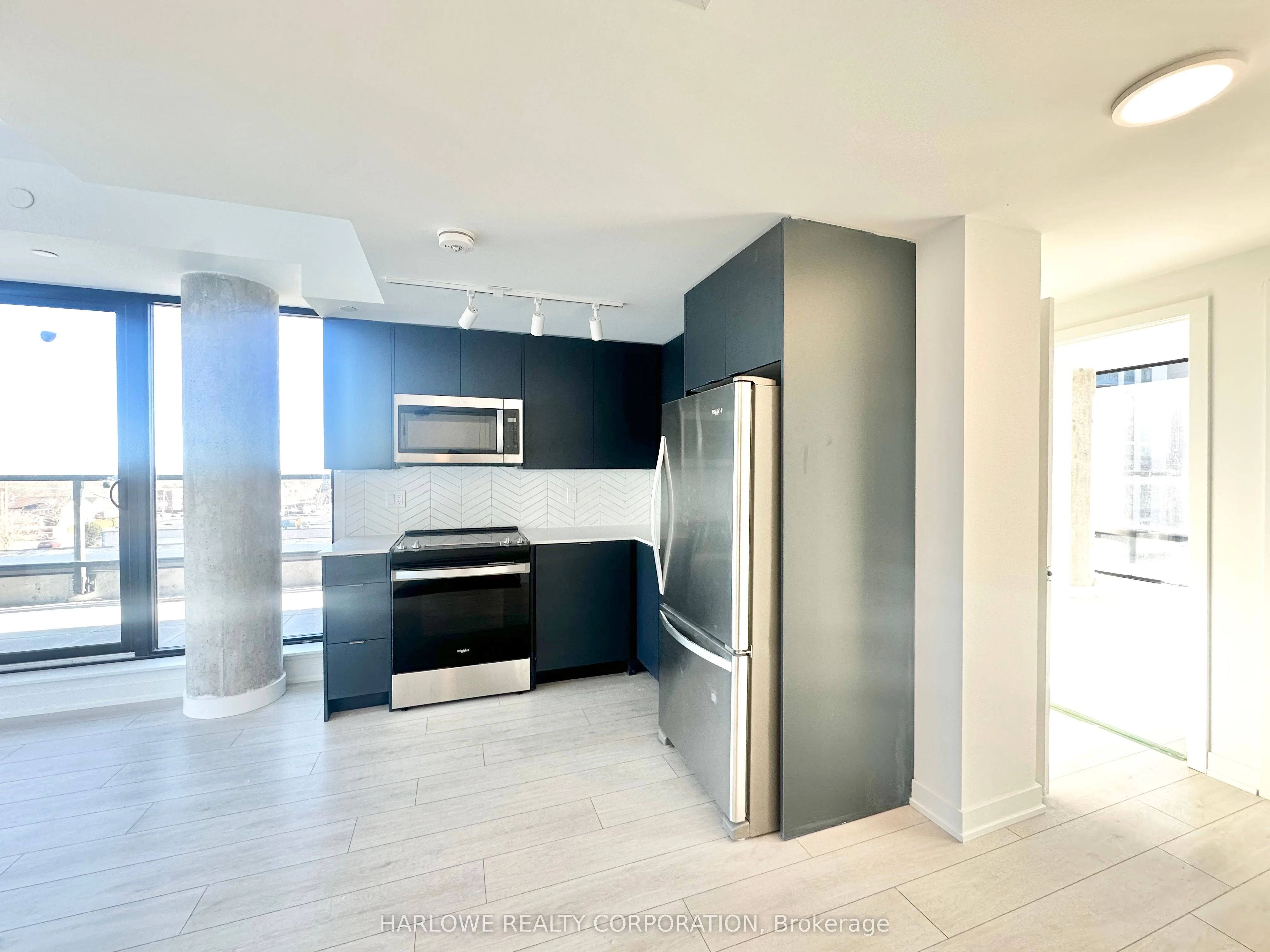 Condo Apartment in Whitby