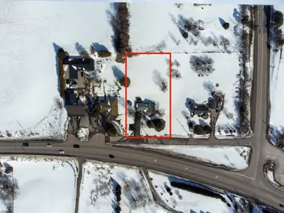 Detached in Scugog