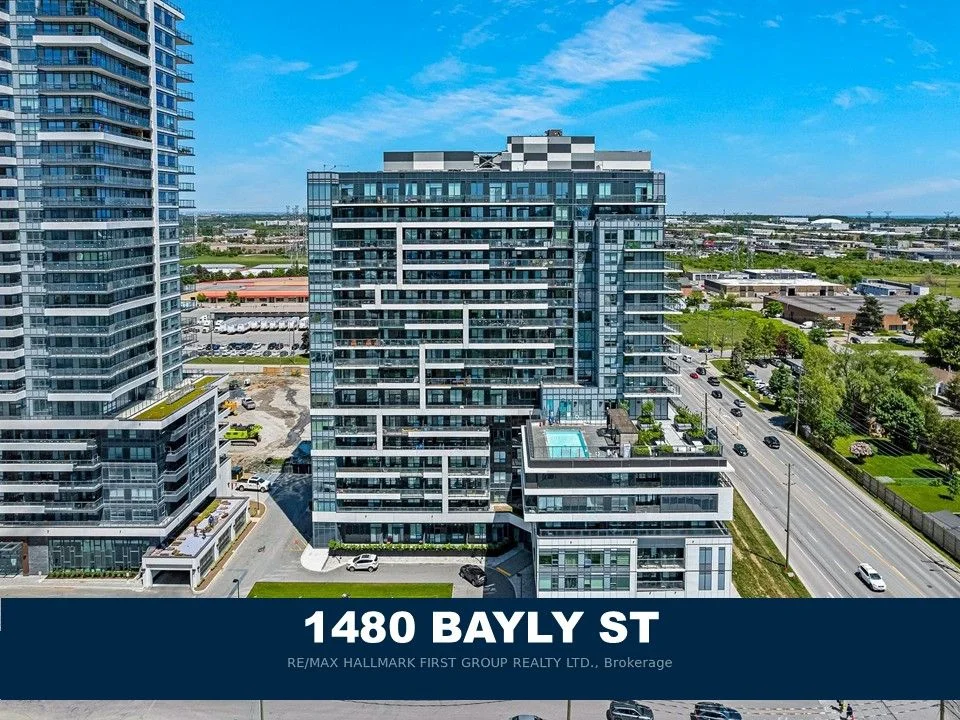 Condo Apartment in Pickering