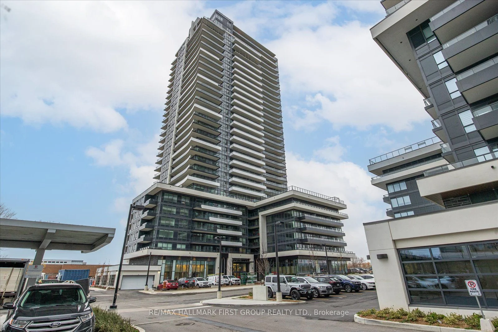 Condo Apartment in Pickering
