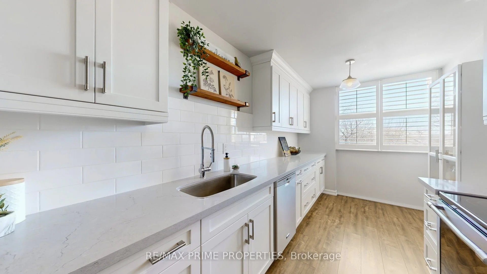Condo Apartment in Ajax