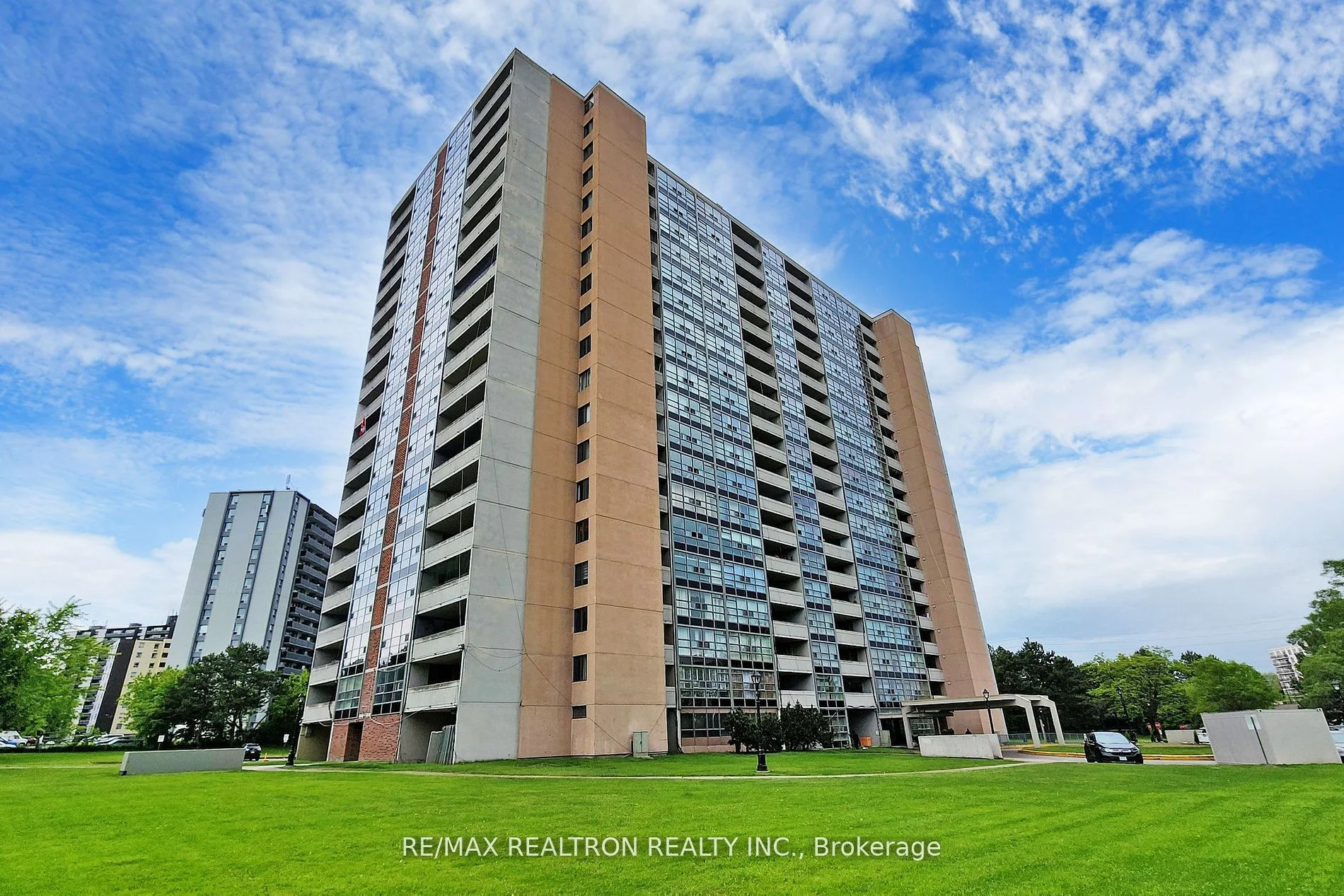 3380 Eglinton Avenue E 1411, Toronto E08, On M1j 3l6