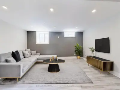 542 Gibbons Street Lower, Oshawa, On L1j 4z5
