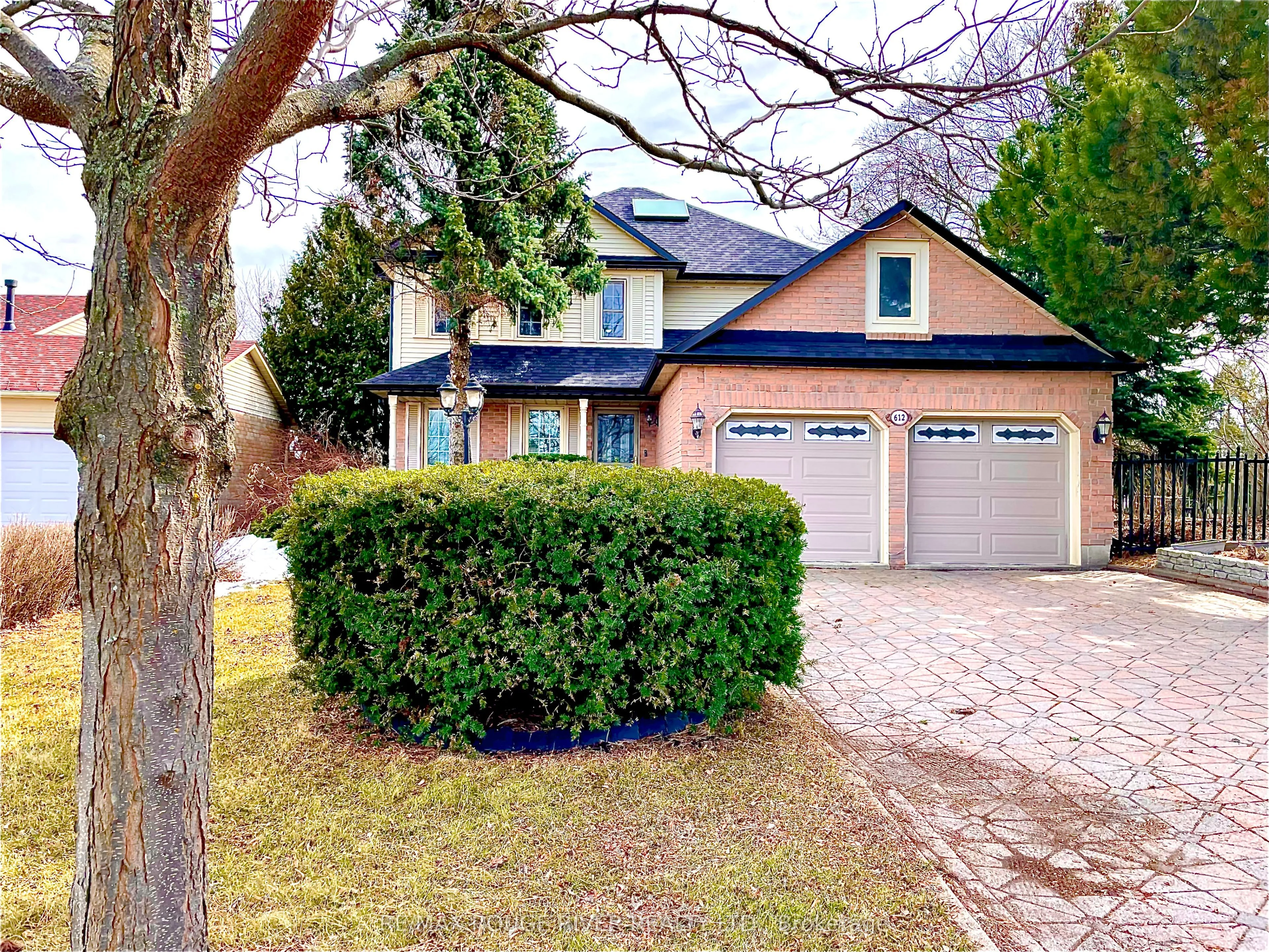 Detached in Oshawa