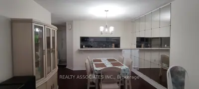 330 Alton Towers Circle 1903, Toronto E07, On M1v 5h3