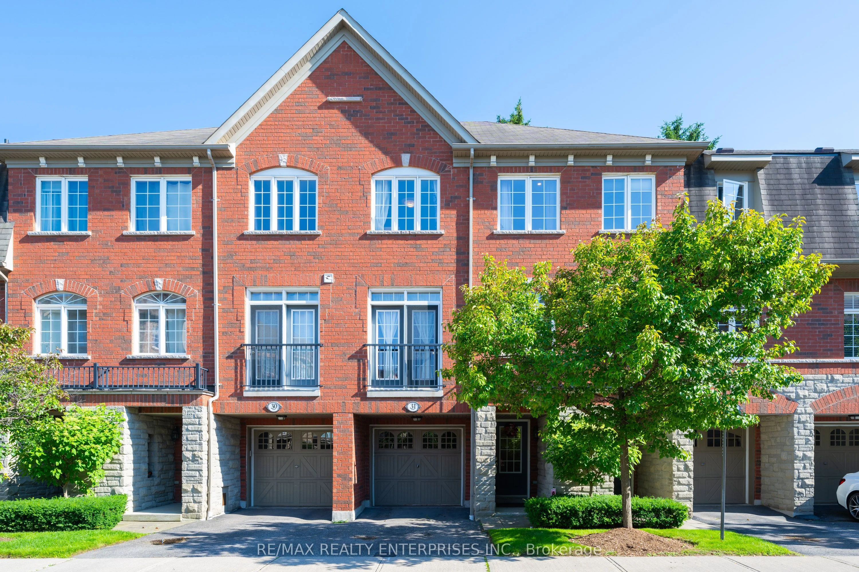 Condo Townhouse in Pickering