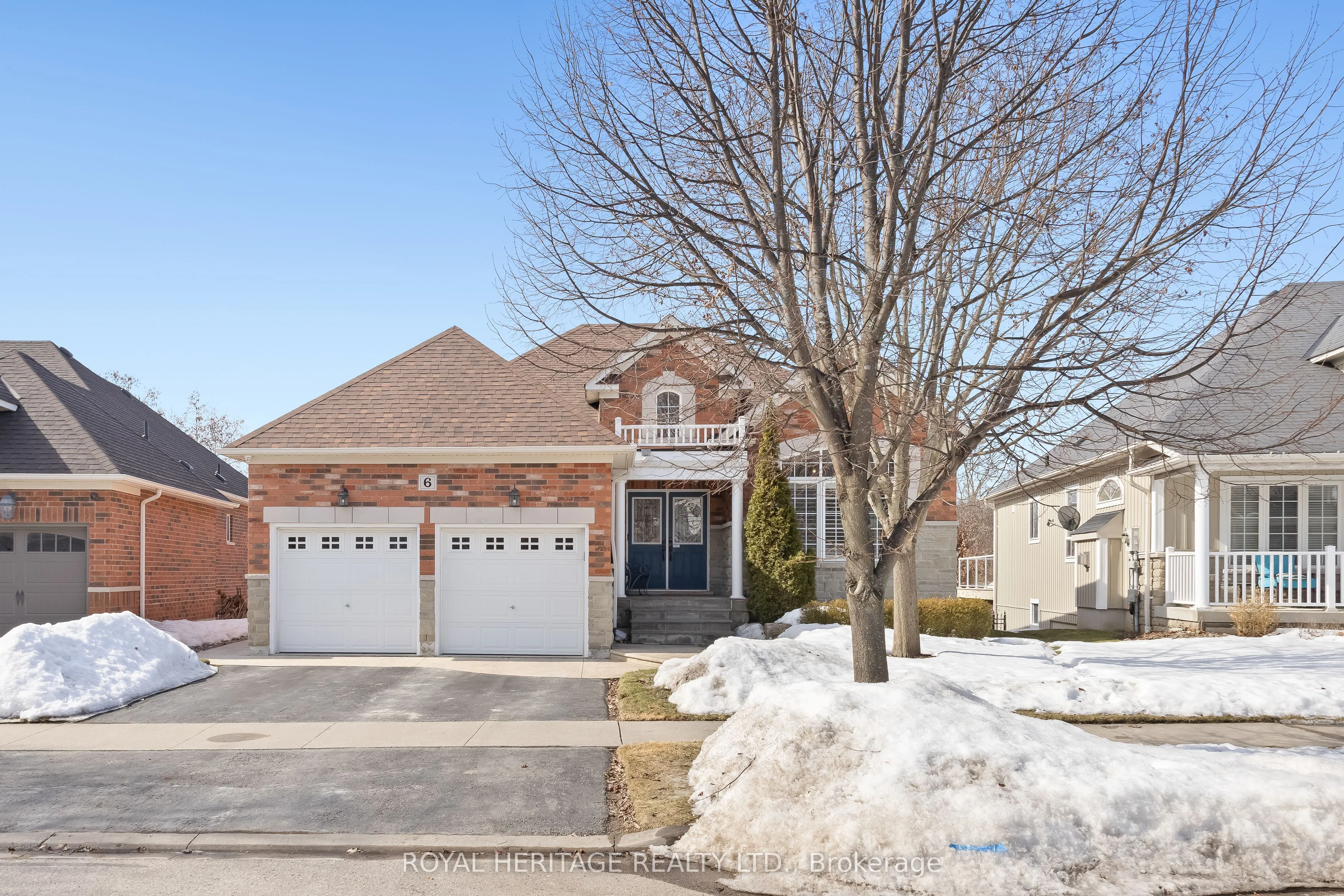 Detached in Whitby