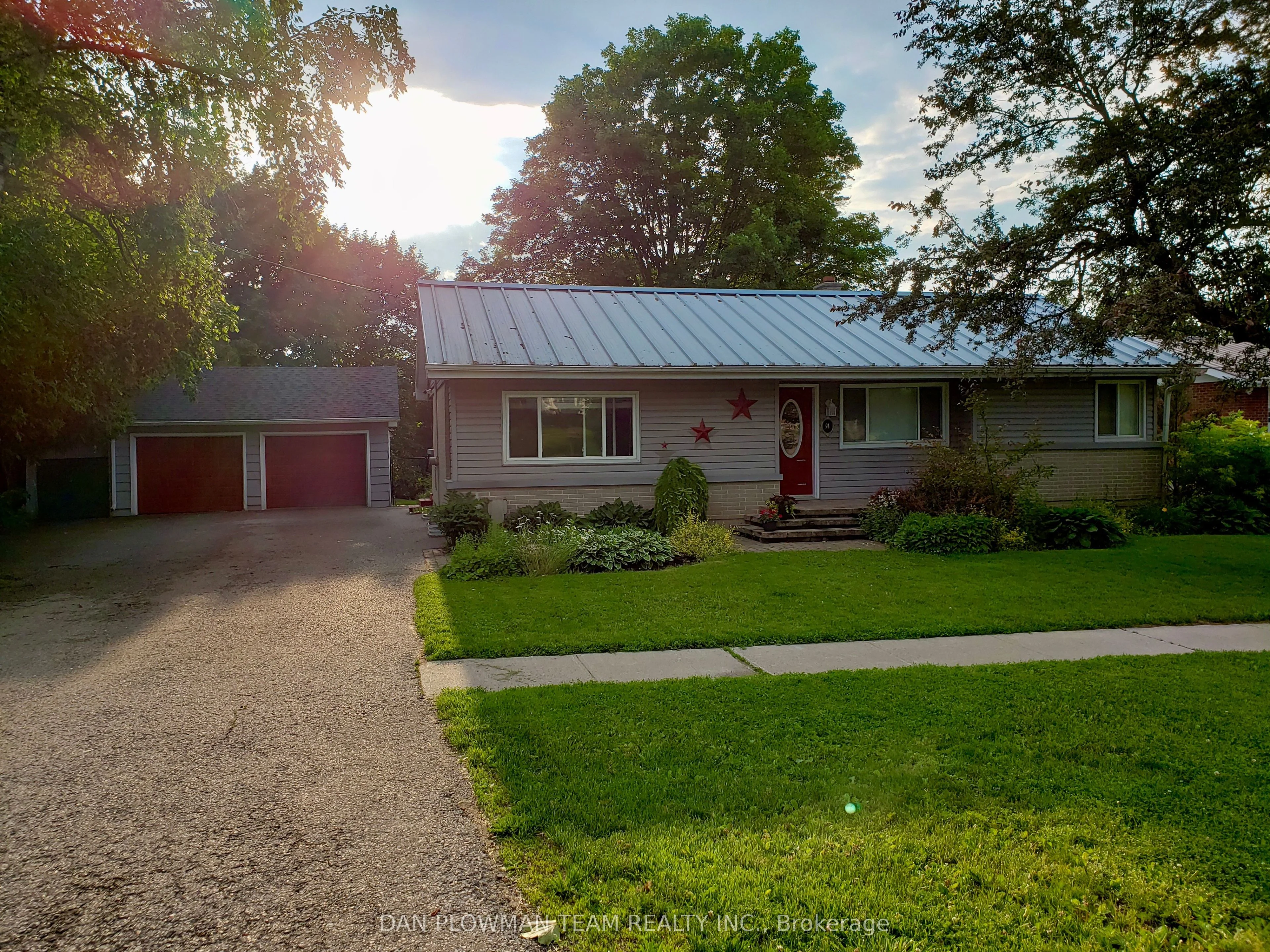 Detached in Scugog