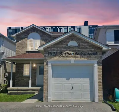 Detached in Oshawa