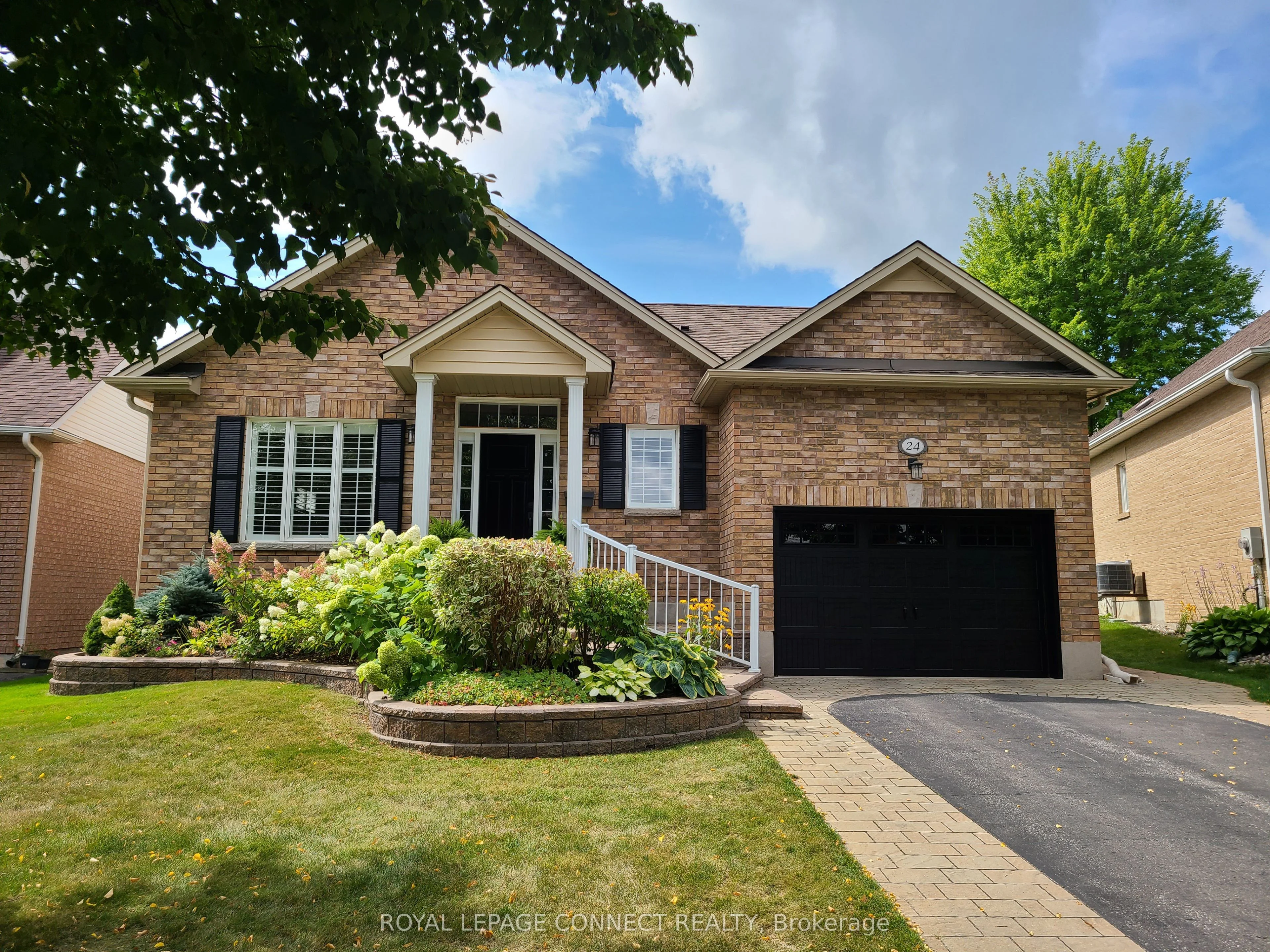 Detached in Scugog