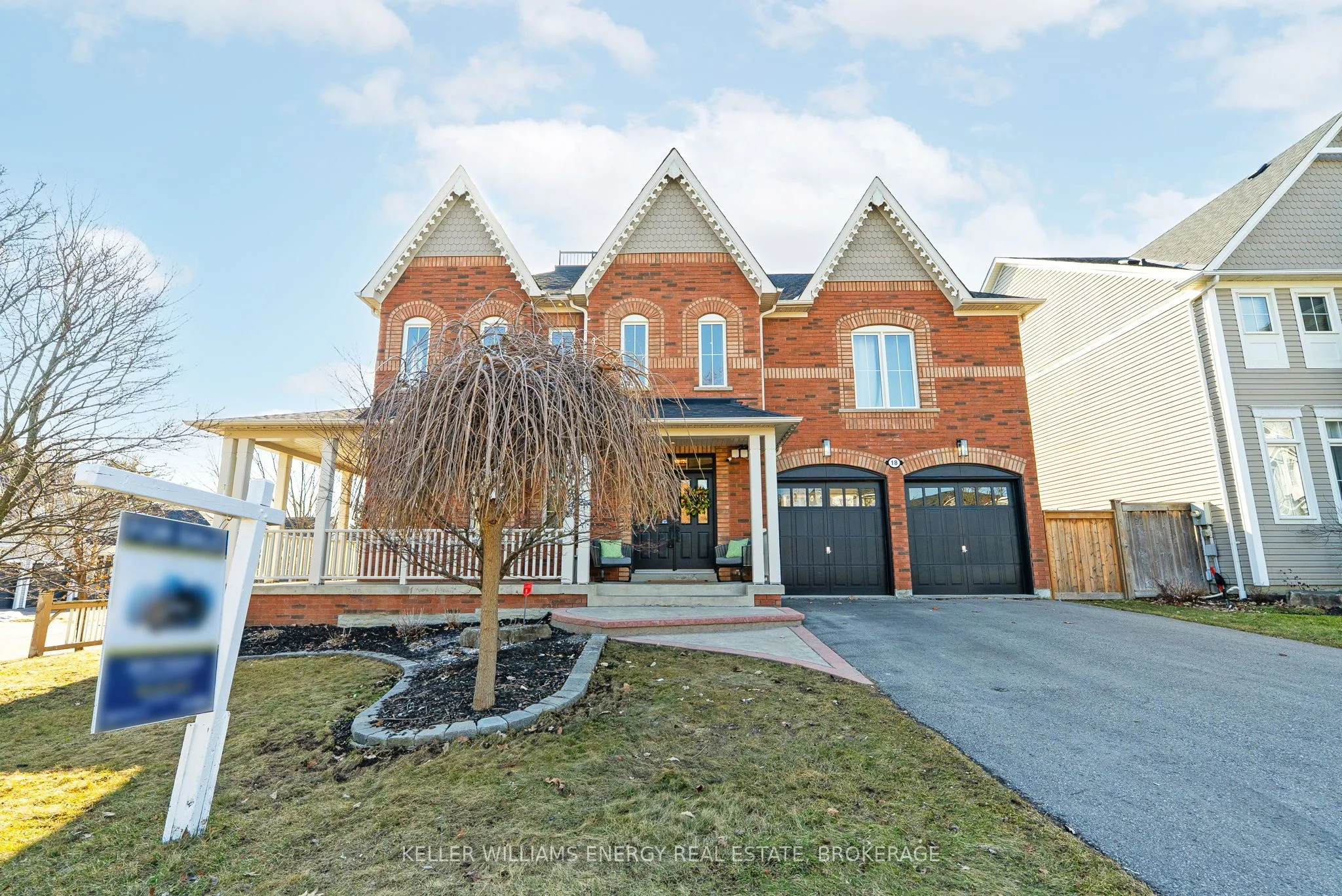 Detached in Whitby