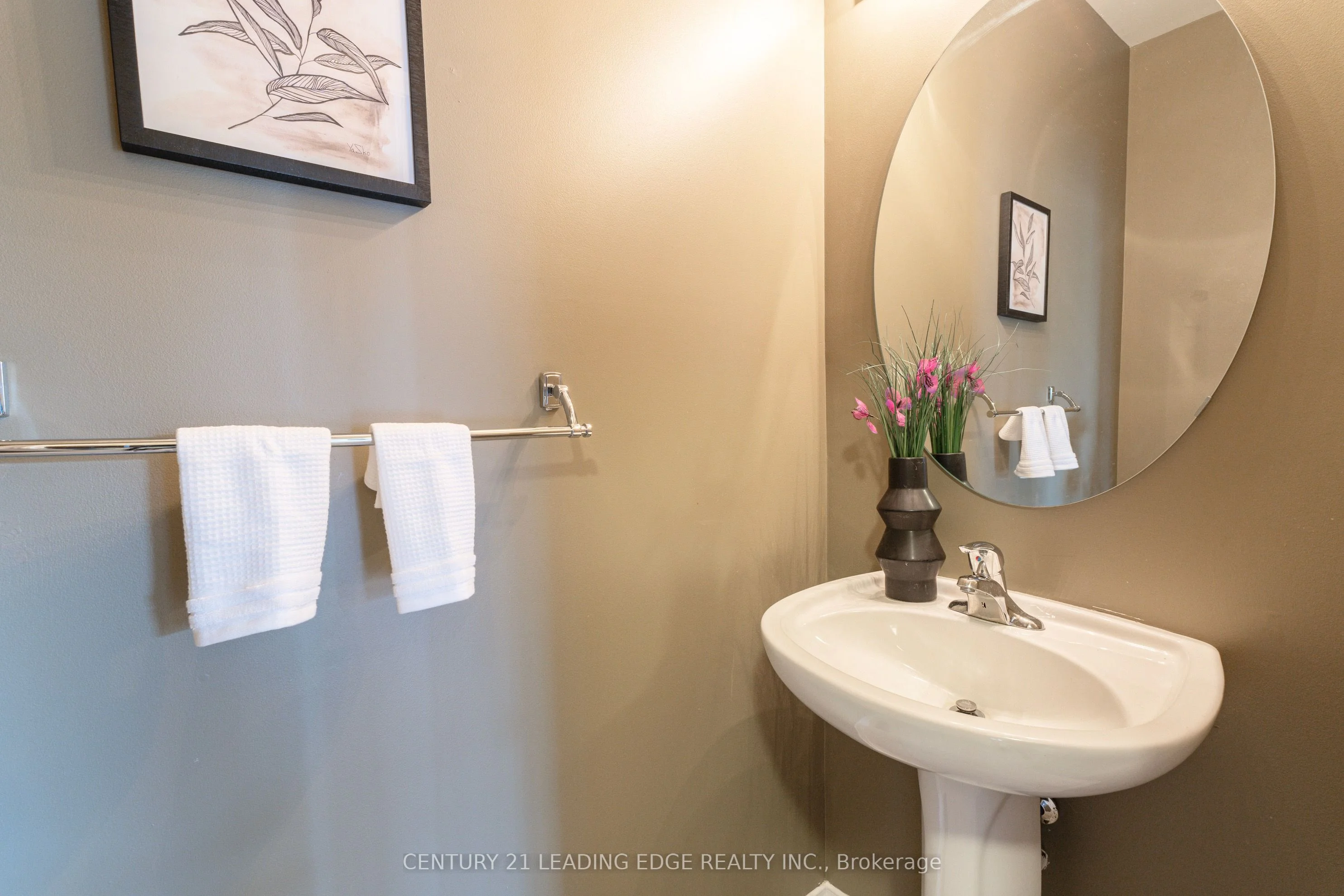 1305 Tall Pine Avenue, Oshawa, ON L1K 0G2