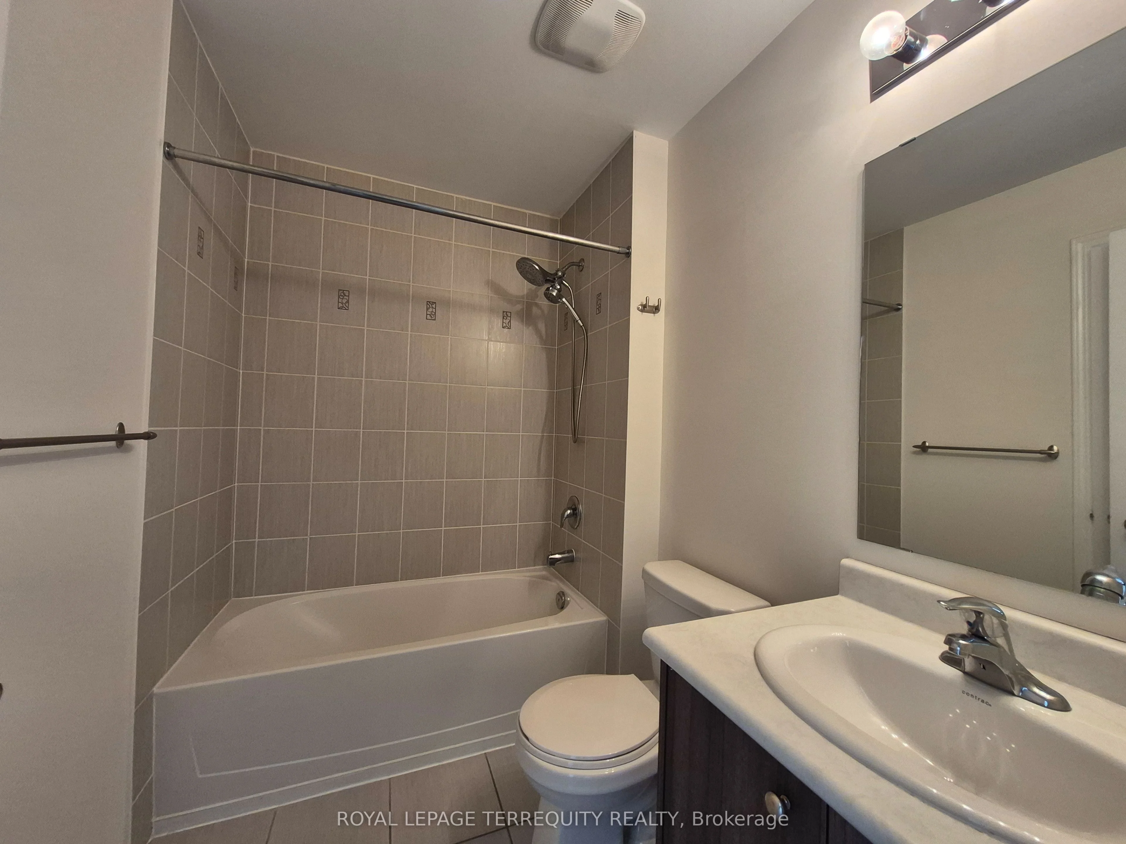1367 Salem Road N, Ajax, ON L1Z 0R9