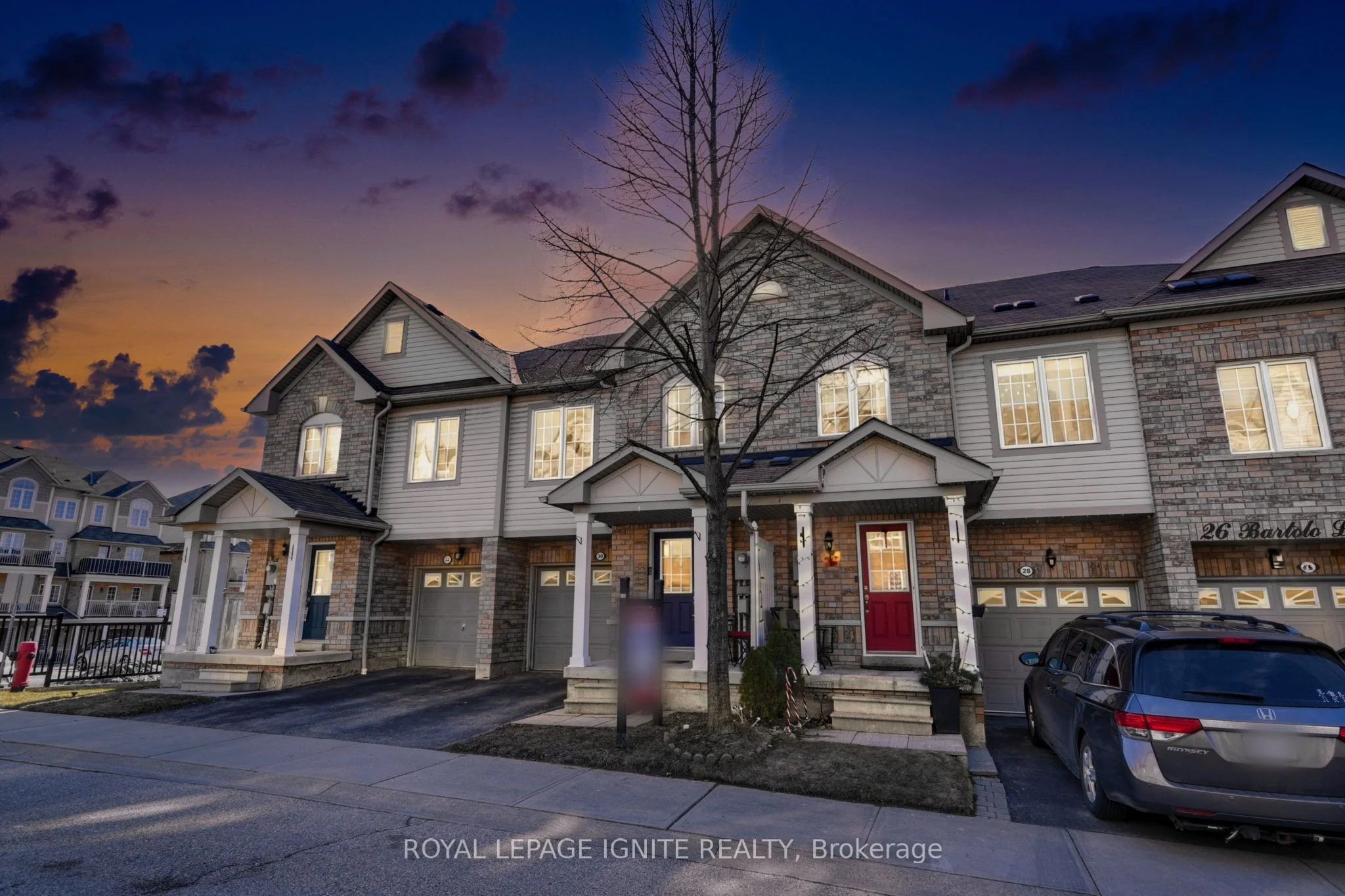 Att/Row/Townhouse in Ajax