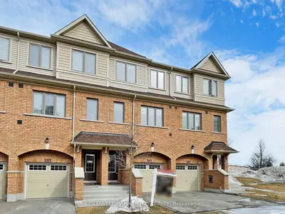 Condo Townhouse in Oshawa