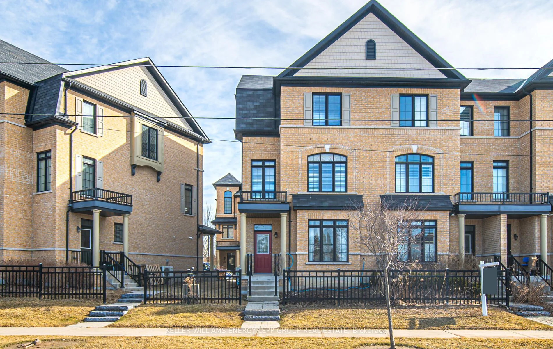 Att/Row/Townhouse in Ajax