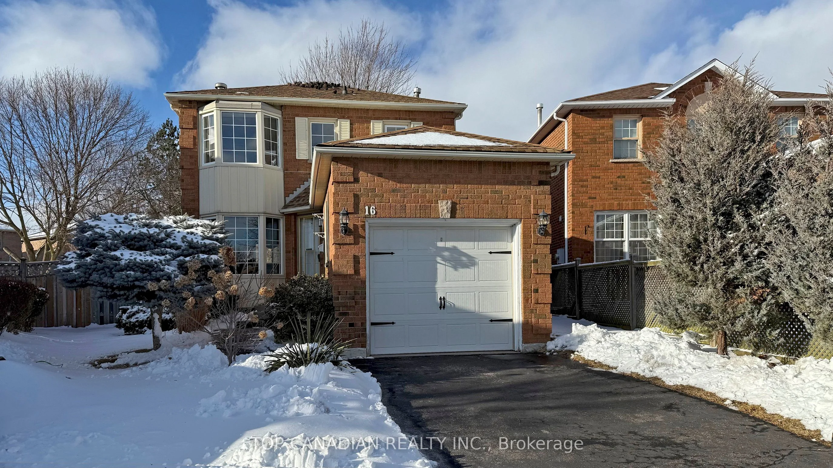 Detached in Whitby