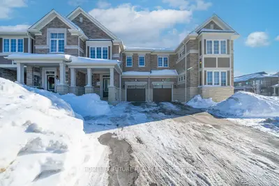 Att/Row/Townhouse in Pickering