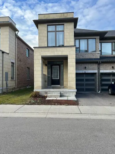 Condo Townhouse in Whitby